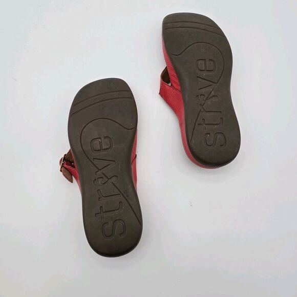 Strive Sandals Women 8.5 9 Flip Flop Thong Red Terracotta Alba Buckle Shoes Toe - Picture 7 of 11